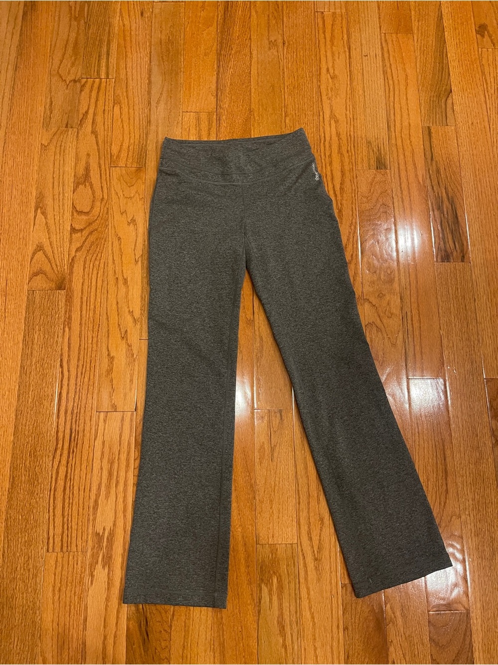 Reebok Women's Gray Flare Leg Athletic Leggings Size Medium